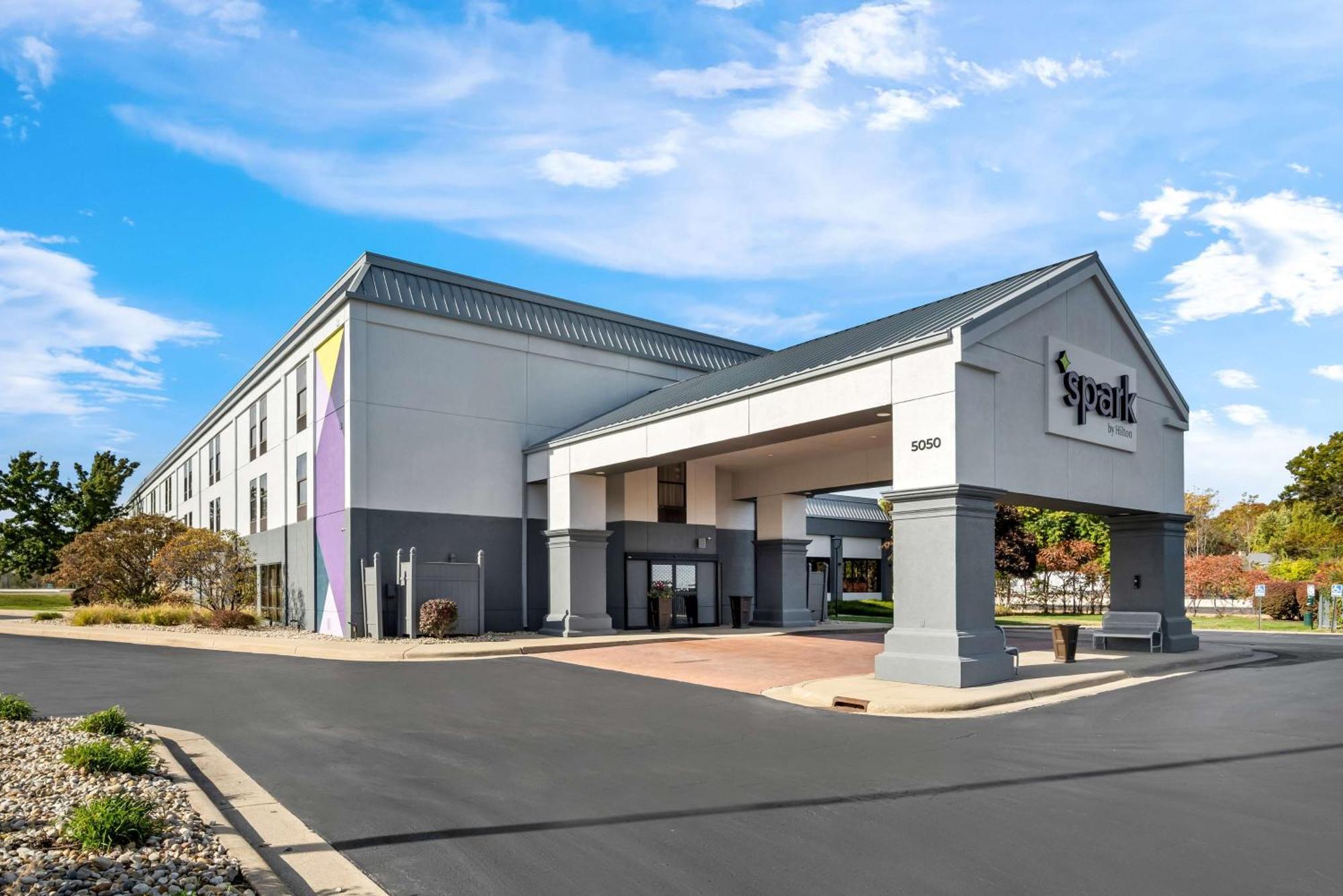 Surestay Plus Hotel By Best Western Stevensville St Joseph Exterior photo