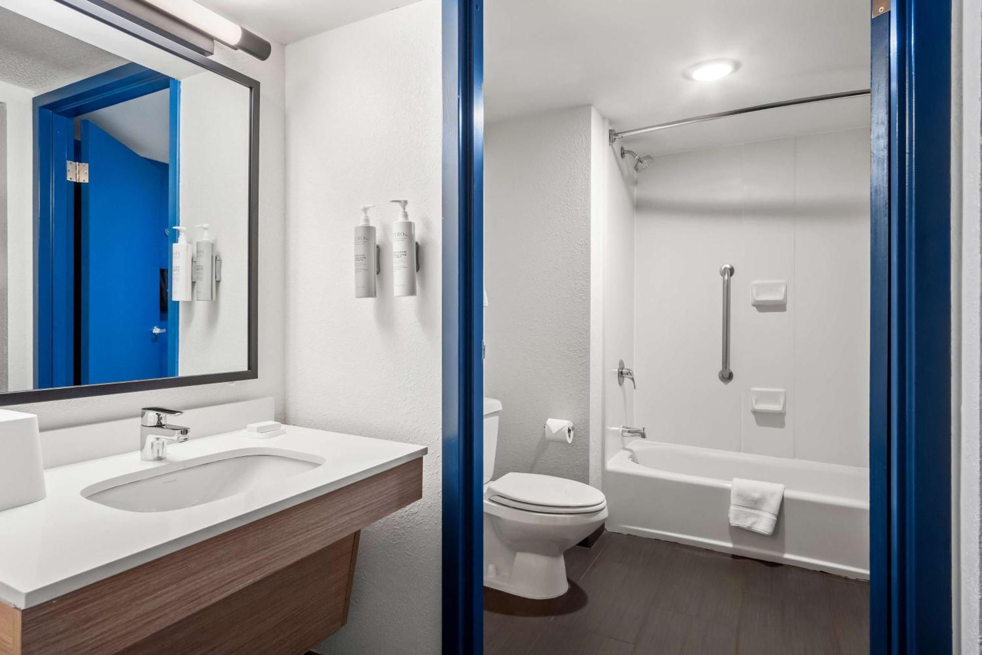 Surestay Plus Hotel By Best Western Stevensville St Joseph Exterior photo