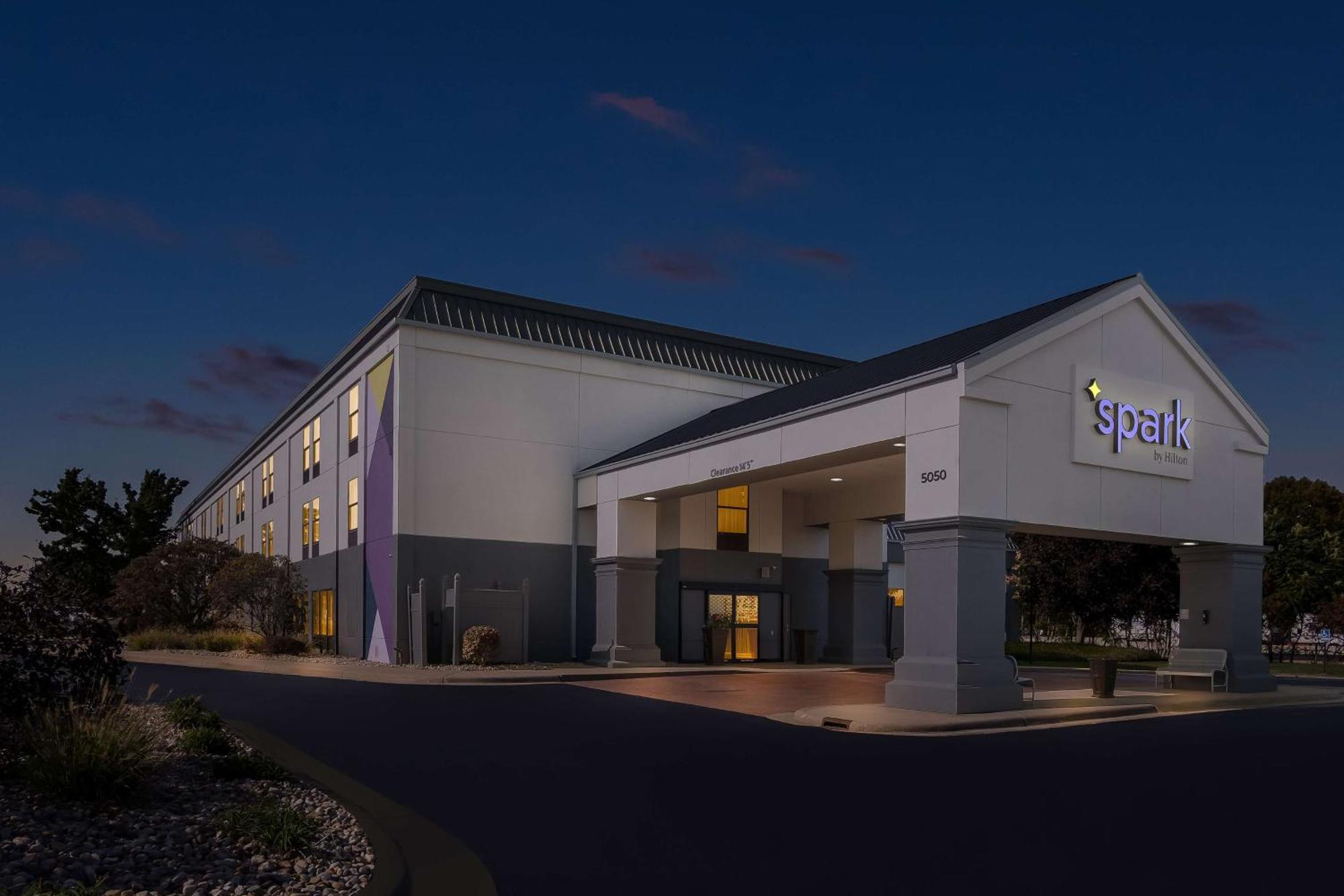 Surestay Plus Hotel By Best Western Stevensville St Joseph Exterior photo